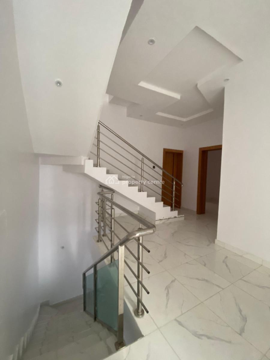 5 Bedroom Terrace with Bq, Ologolo, Lekki, Lagos, Terraced Duplex for Sale