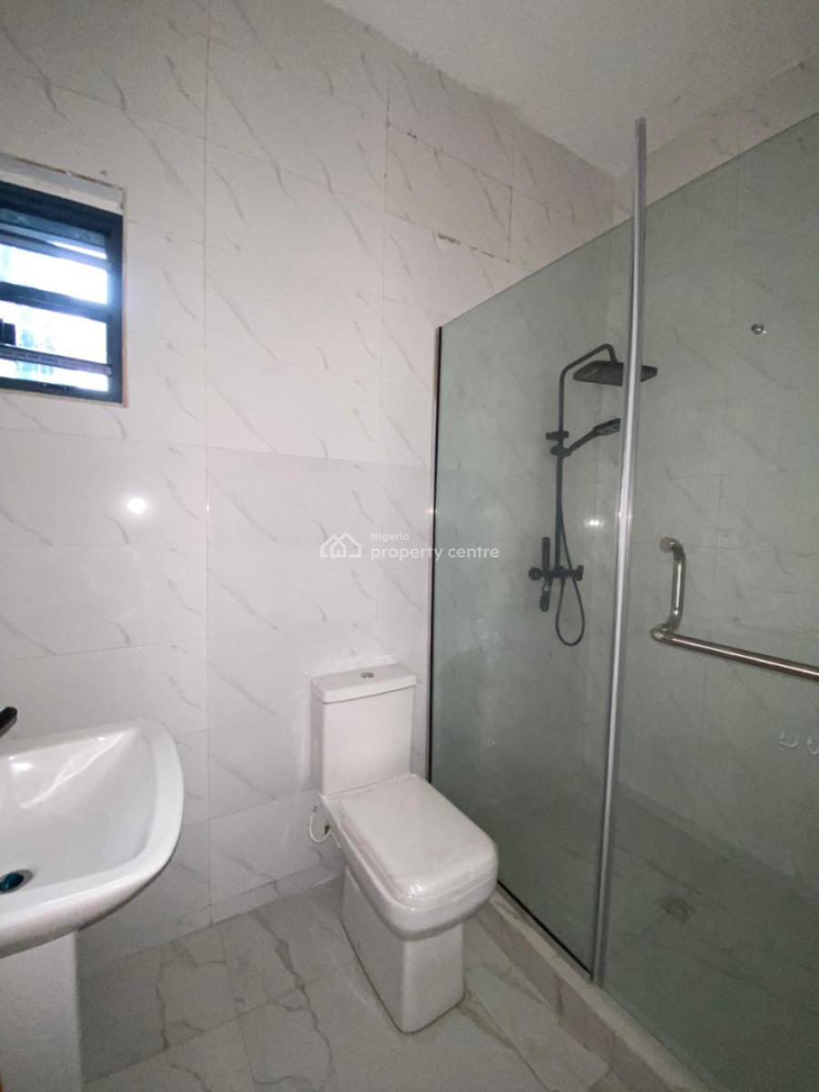 5 Bedroom Terrace with Bq, Ologolo, Lekki, Lagos, Terraced Duplex for Sale