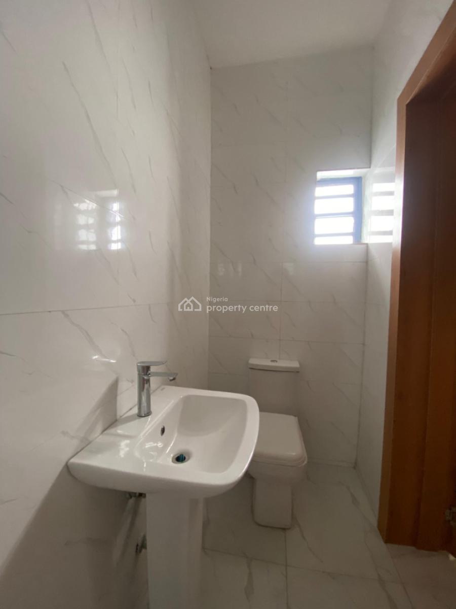 5 Bedroom Terrace with Bq, Ologolo, Lekki, Lagos, Terraced Duplex for Sale