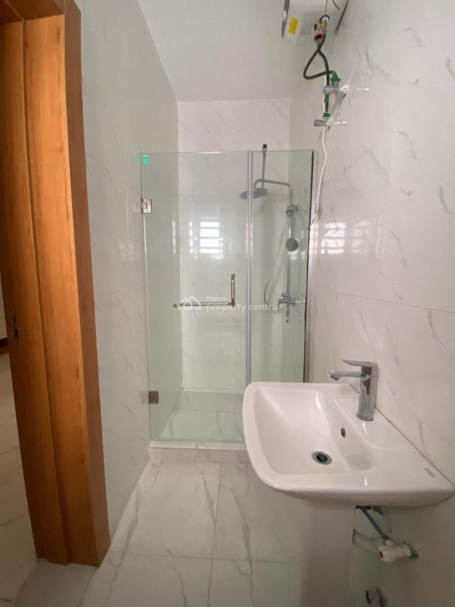 5 Bedroom Terrace with Bq, Ologolo, Lekki, Lagos, Terraced Duplex for Sale