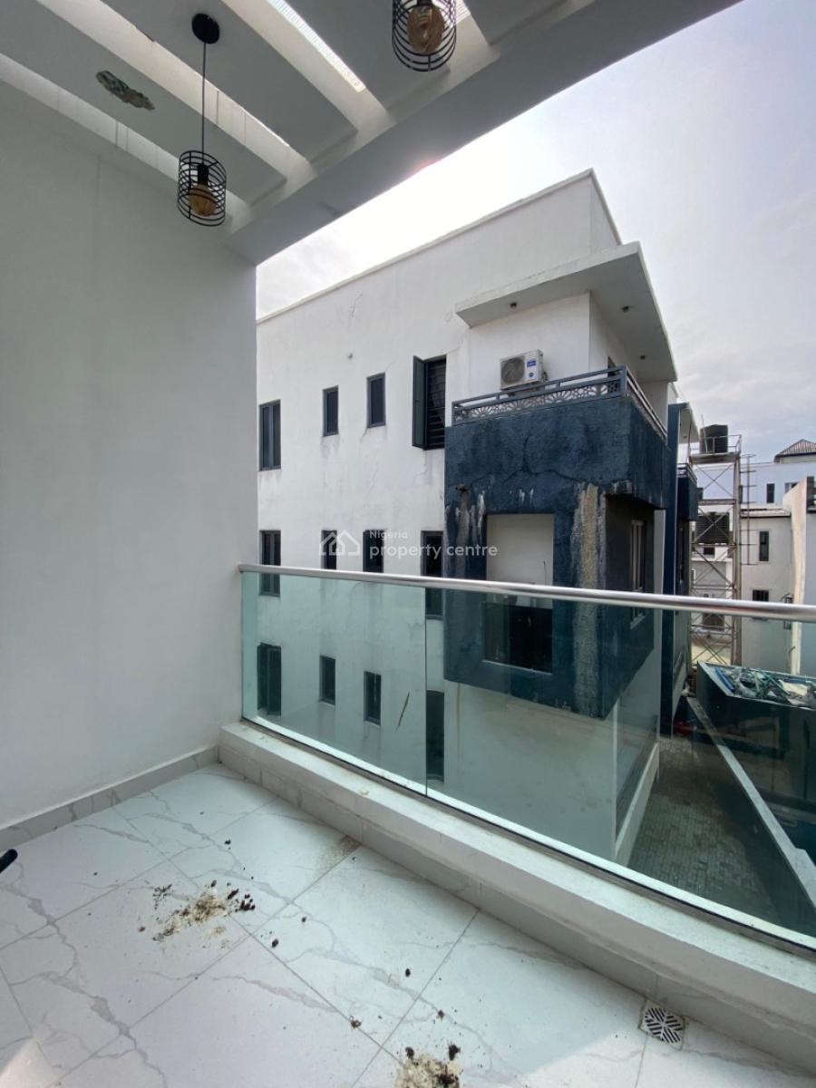 5 Bedroom Terrace with Bq, Ologolo, Lekki, Lagos, Terraced Duplex for Sale