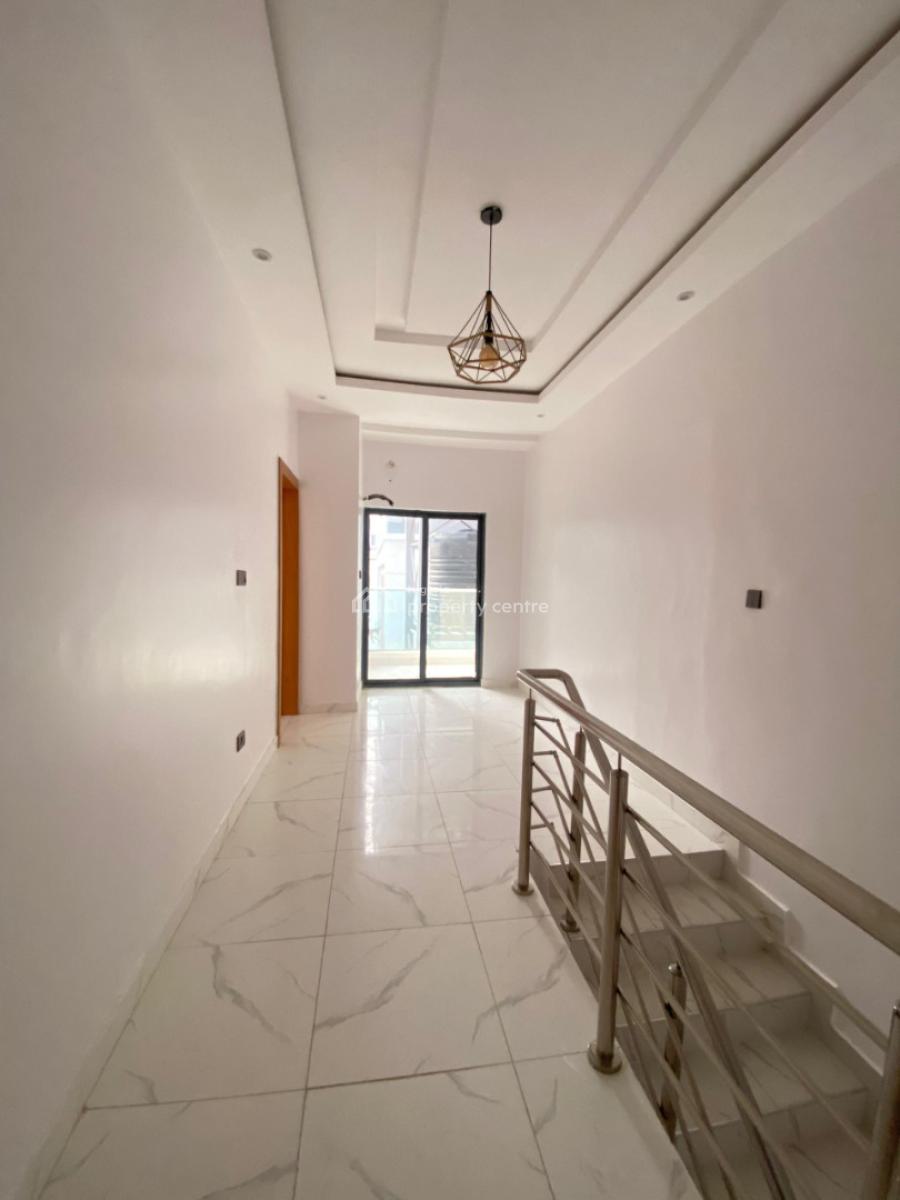 5 Bedroom Terrace with Bq, Ologolo, Lekki, Lagos, Terraced Duplex for Sale