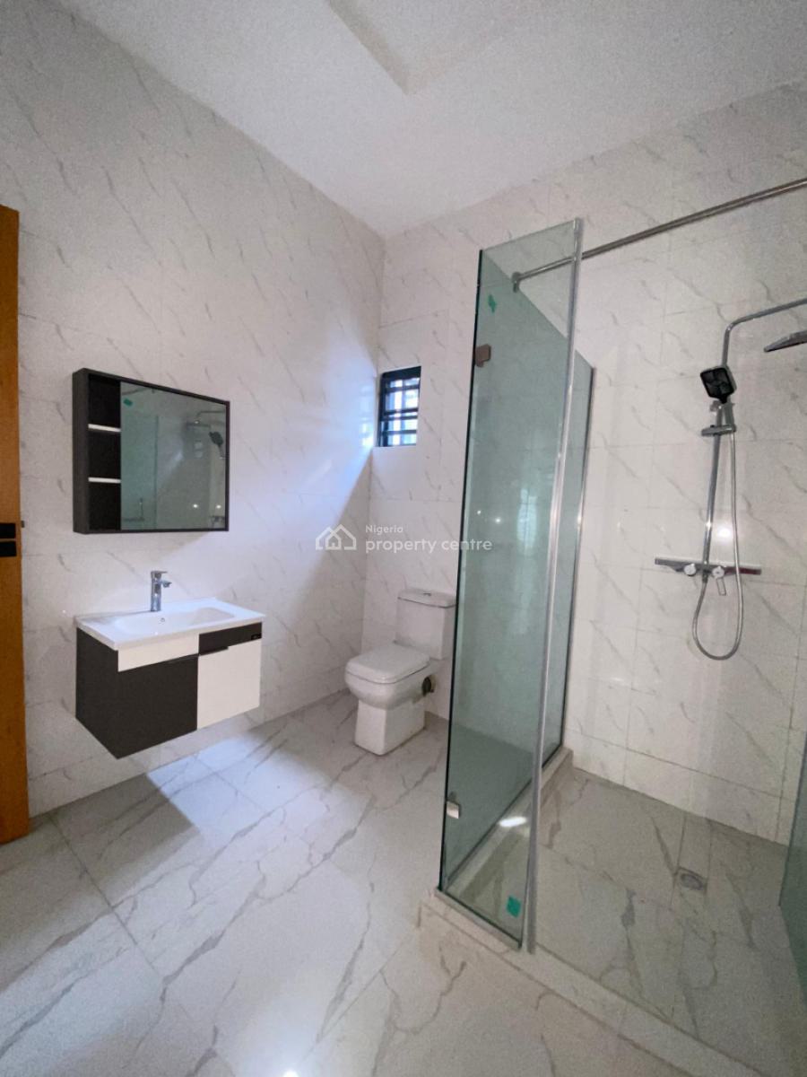 5 Bedroom Terrace with Bq, Ologolo, Lekki, Lagos, Terraced Duplex for Sale