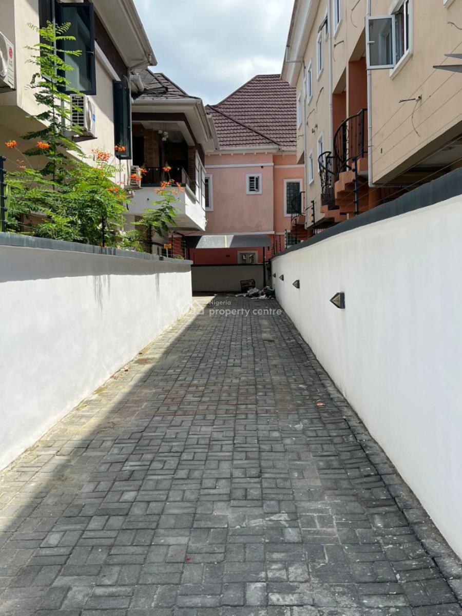 Massive Master Bedroom, Chevron Alternative, Lekki Phase 2, Lekki, Lagos, Self Contain (single Rooms) for Rent