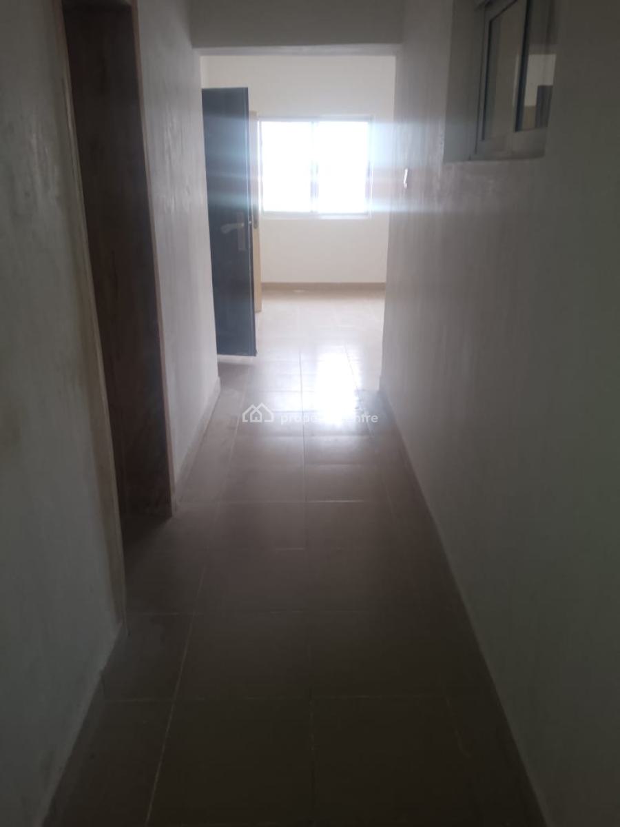 Spacious 3 Bedroom Flat in an Estate, Fashola Estate Monastery Road, Sangotedo, Ajah, Lagos, Flat / Apartment for Rent