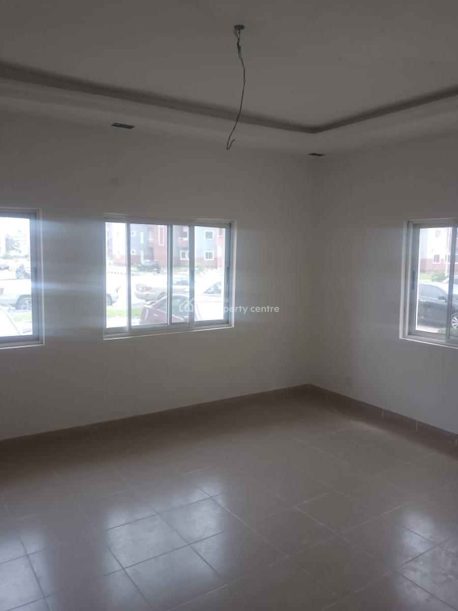 Spacious 3 Bedroom Flat in an Estate, Fashola Estate Monastery Road, Sangotedo, Ajah, Lagos, Flat / Apartment for Rent