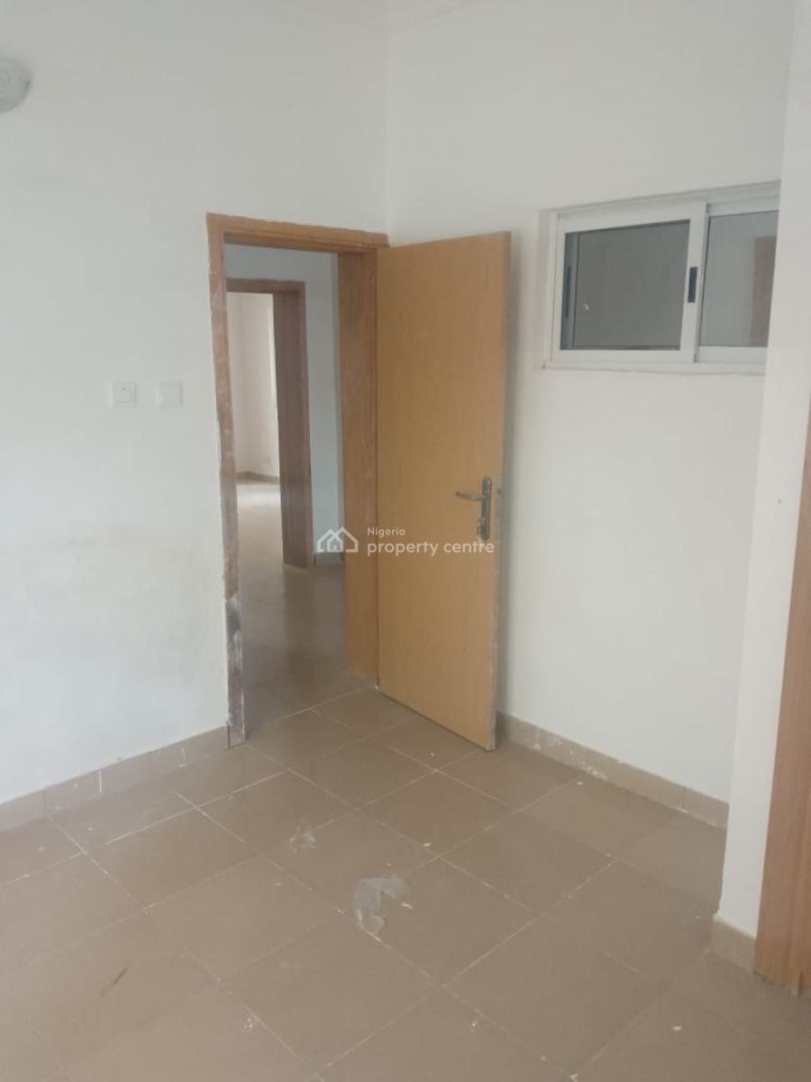 Spacious 3 Bedroom Flat in an Estate, Fashola Estate Monastery Road, Sangotedo, Ajah, Lagos, Flat / Apartment for Rent
