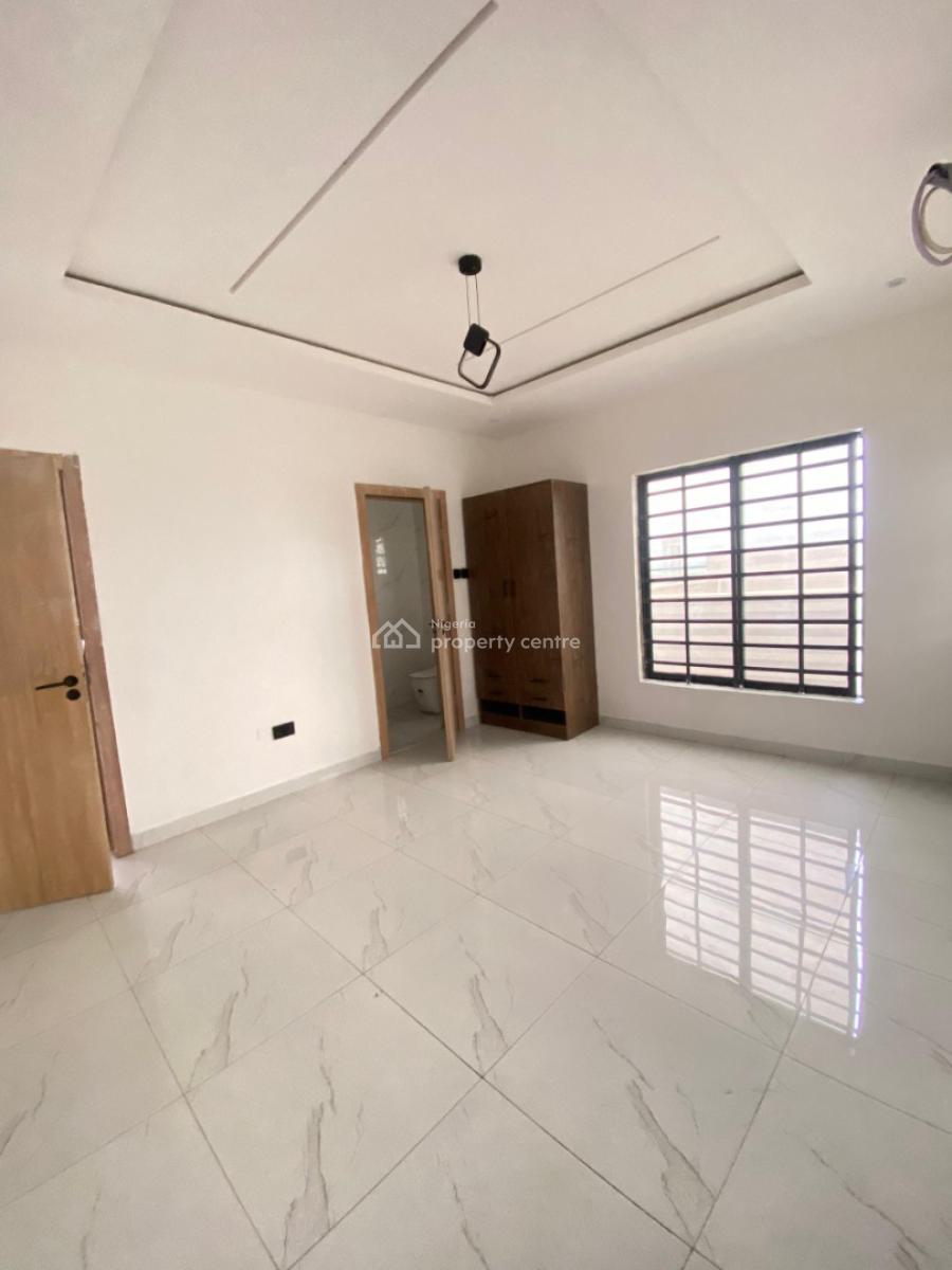 2 Bedroom Penthouse Apartment, Ologolo, Lekki, Lagos, Flat / Apartment for Sale