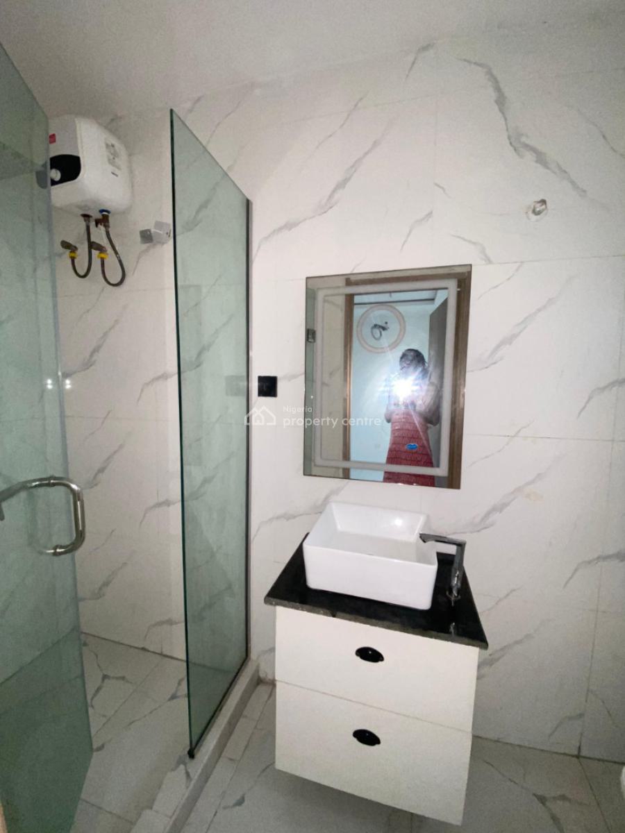 2 Bedroom Penthouse Apartment, Ologolo, Lekki, Lagos, Flat / Apartment for Sale