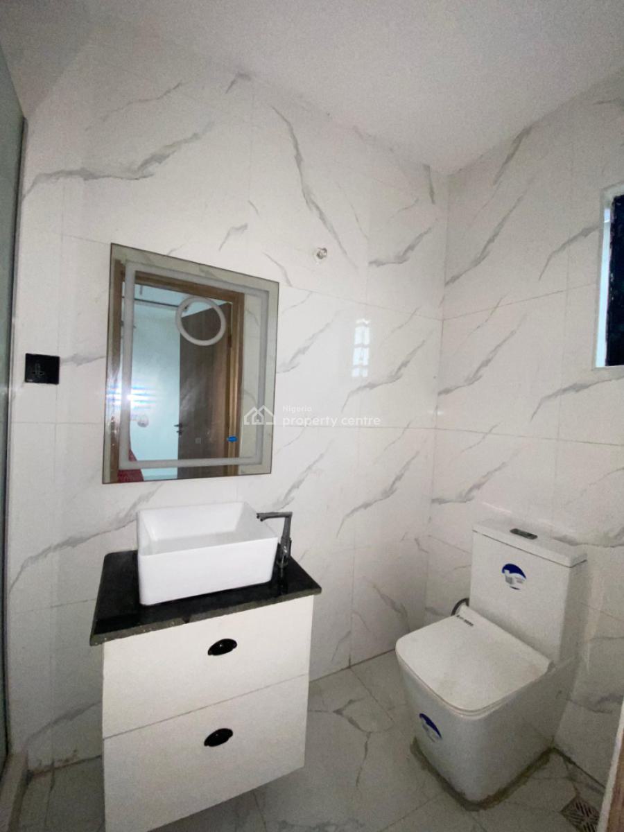 2 Bedroom Penthouse Apartment, Ologolo, Lekki, Lagos, Flat / Apartment for Sale