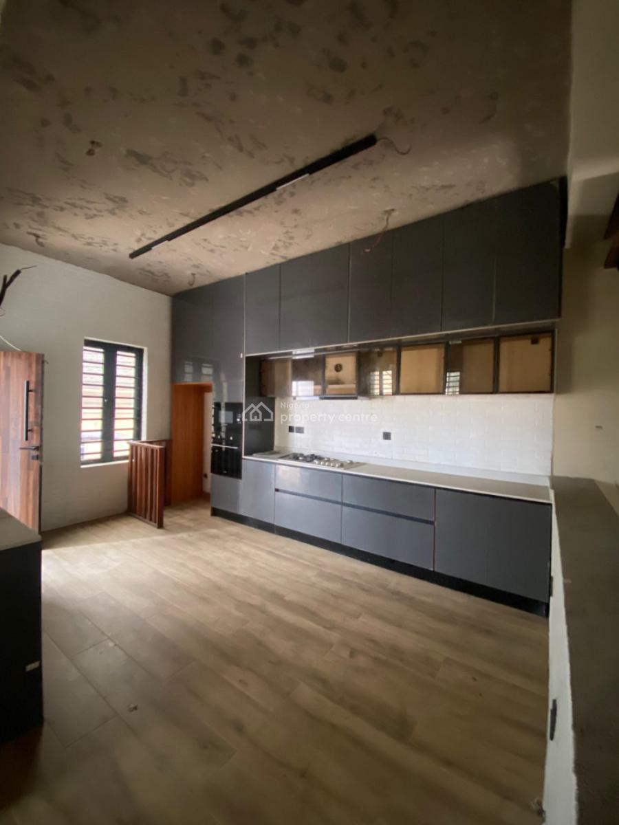 4 Bedroom Terrace Duplex with Bq, Ologolo, Lekki, Lagos, Terraced Duplex for Sale