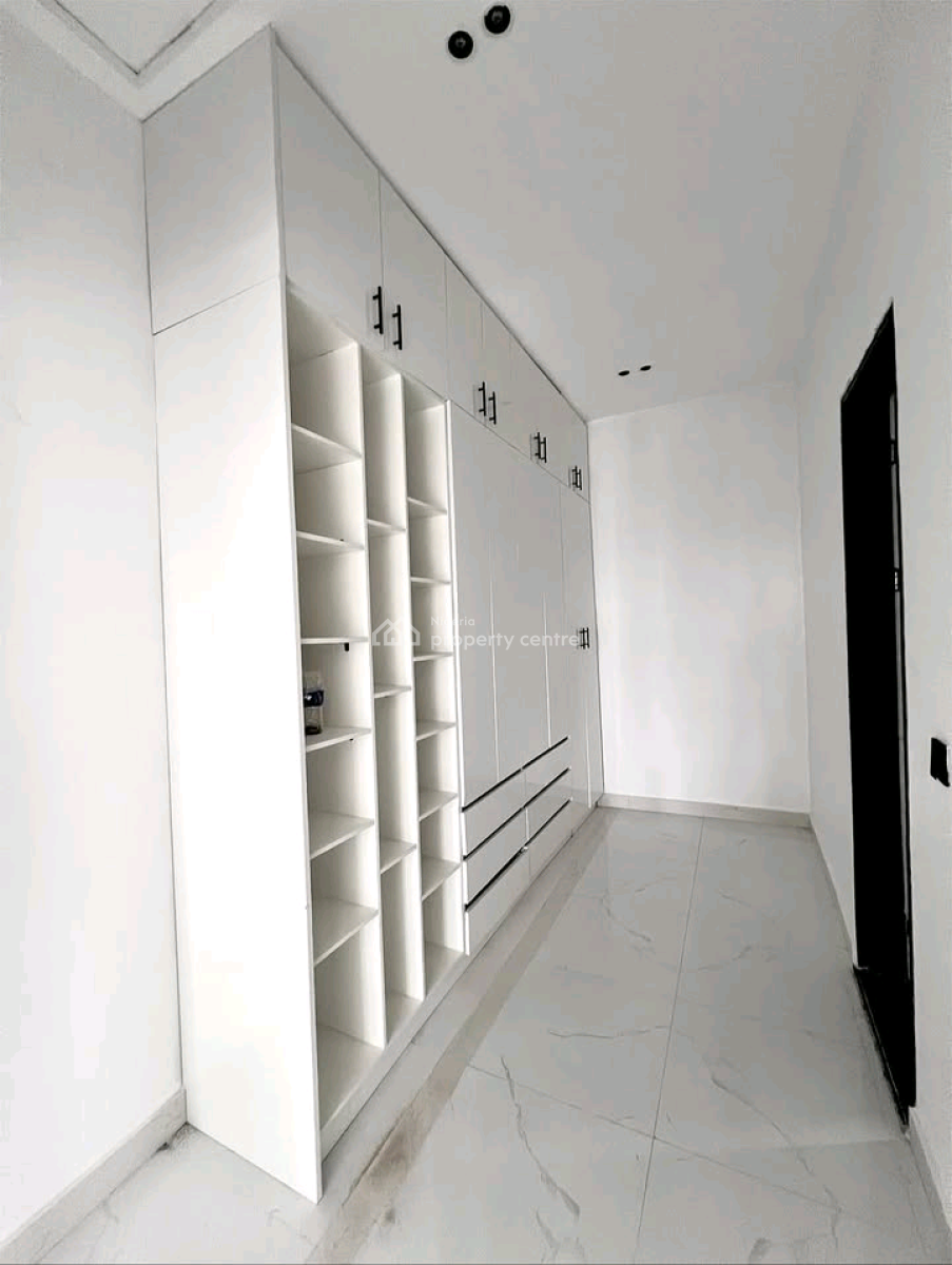 5-bedroom Detached Contemporary Duplex with Bq!   Location: Guzape,, Guzape District, Abuja, House for Sale