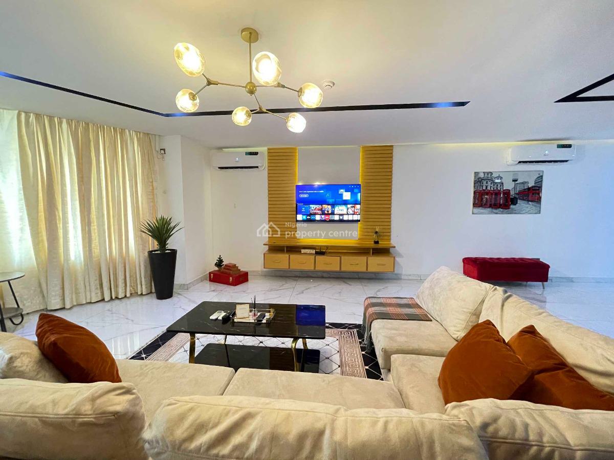 Lovely Three Beds Waterfront Apartment on 1st Floor with Pool & Gym, Joneer Court, Admiralty Way, Lekki Phase 1, Lekki, Lagos, Flat / Apartment Short Let