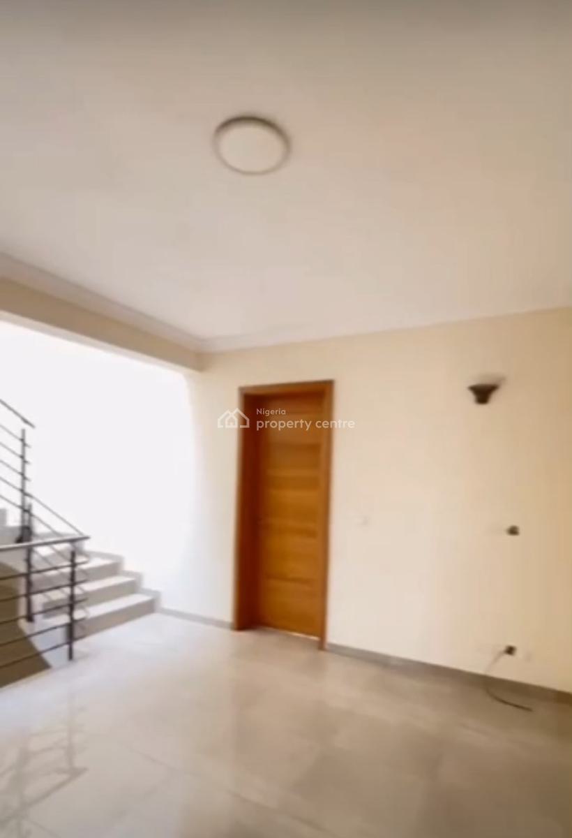 Spacious 4 Bedroom Terrace with Personal Gate, Lekki Phase 1, Lekki, Lagos, Terraced Duplex for Sale