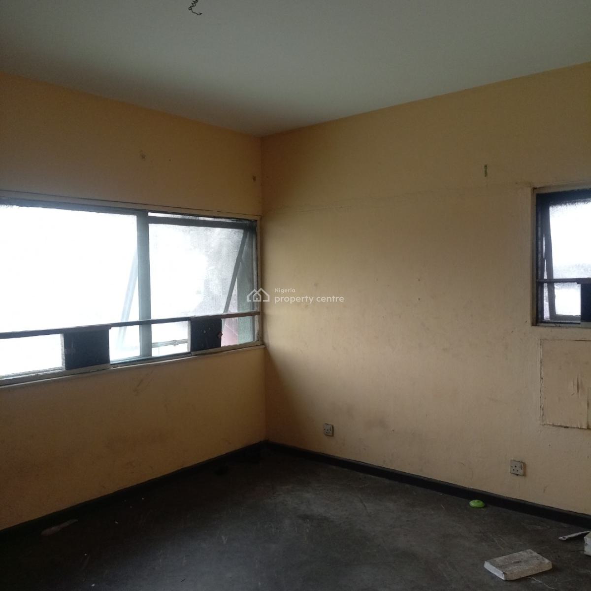 Nice and Spacious 3bedroom Flat Upstairs in Surulere, Off Eric Moore Road Surulere Lagos, Eric Moore, Surulere, Lagos, Flat / Apartment for Rent