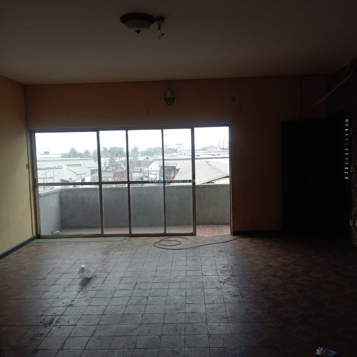 Nice and Spacious 3bedroom Flat Upstairs in Surulere, Off Eric Moore Road Surulere Lagos, Eric Moore, Surulere, Lagos, Flat / Apartment for Rent