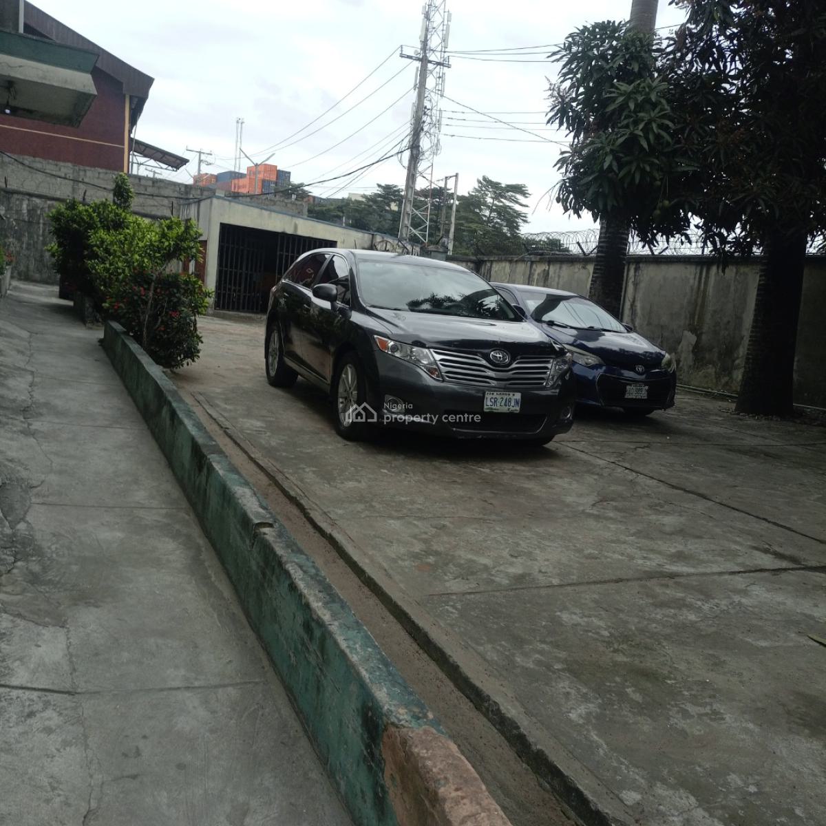 Nice and Spacious 3bedroom Flat Upstairs in Surulere, Off Eric Moore Road Surulere Lagos, Eric Moore, Surulere, Lagos, Flat / Apartment for Rent