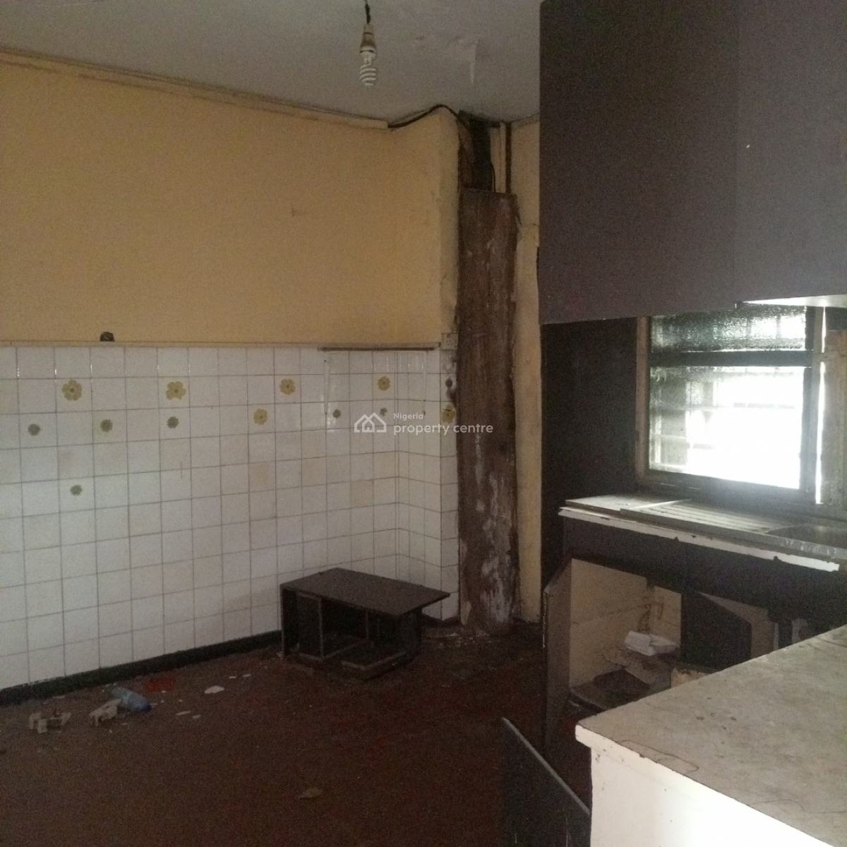 Nice and Spacious 3bedroom Flat Upstairs in Surulere, Off Eric Moore Road Surulere Lagos, Eric Moore, Surulere, Lagos, Flat / Apartment for Rent