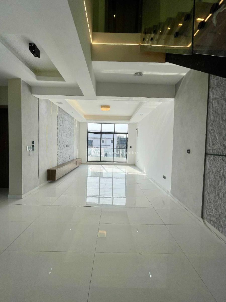 Elegantly Four Bedroom Maisonette with Pool, Gym, Inverter & Elevator, Lekki Phase 1, Lekki, Lagos, Flat / Apartment for Sale