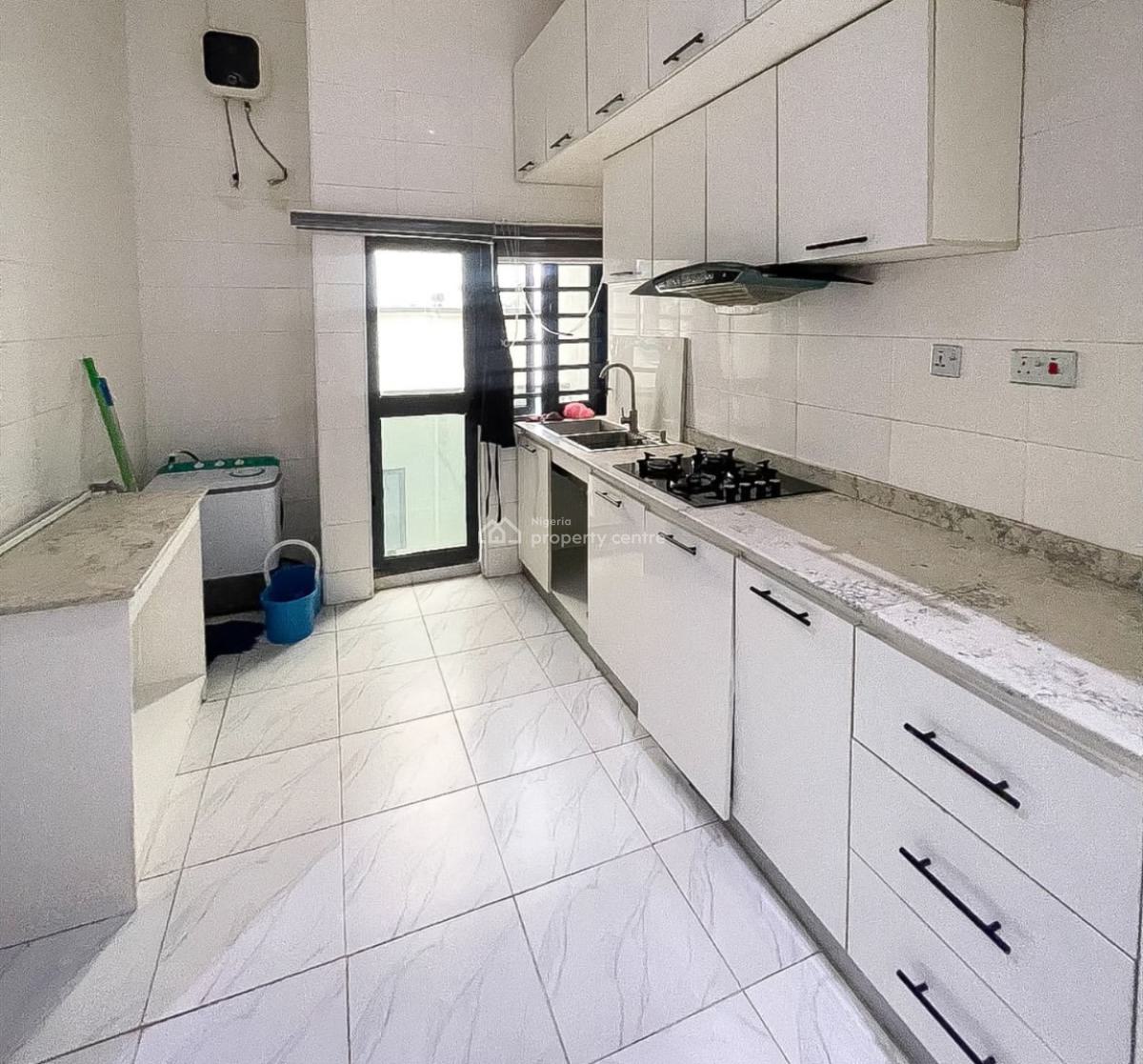 Furnished 2 Bedroom Apartments with Fitted Kitchen, En-suite, Ologolo, Ologolo, Lekki, Lagos, Flat / Apartment for Rent