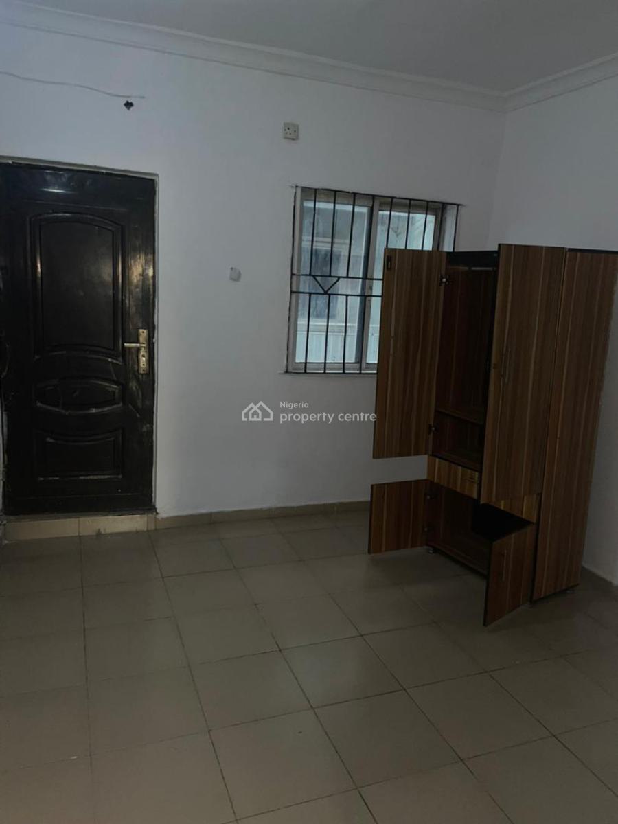Nice Miniflat Upstairs Vacant Off Ayilara, Ojuelegba Area, Surulere, L, Ojuelegba, Surulere, Lagos, Mini Flat (room and Parlour) for Rent