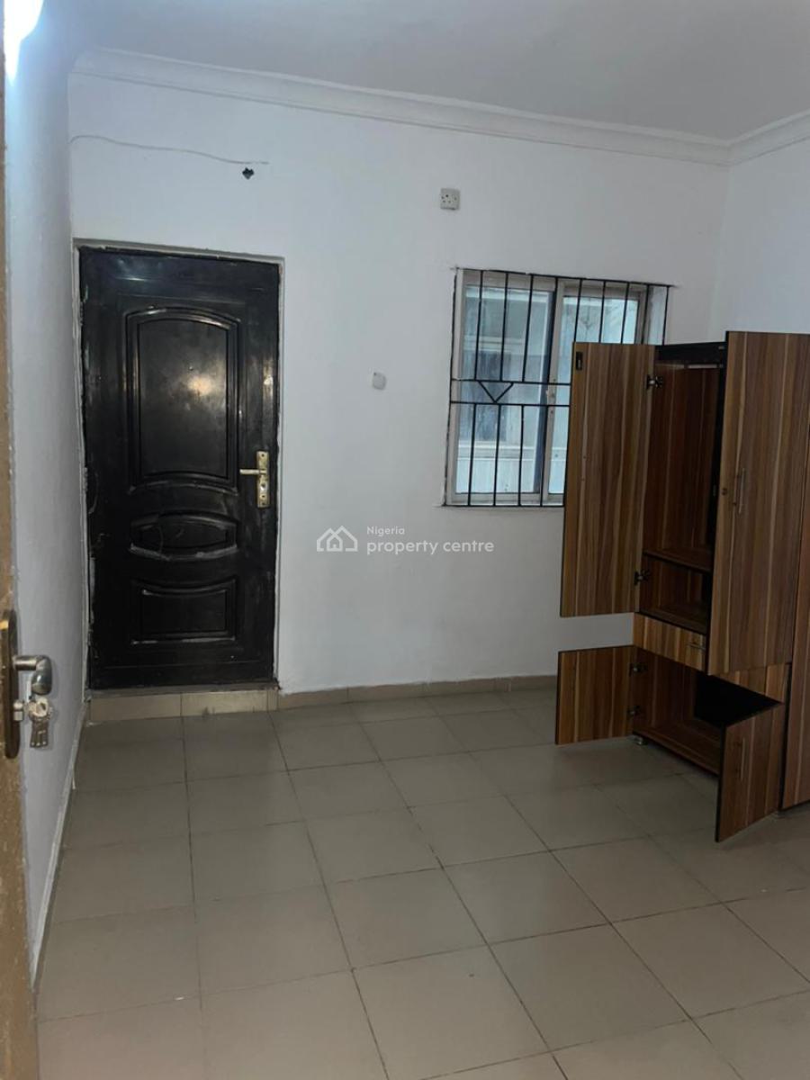 a Decent and Spacious Mini Flat, Ojuelegba, Surulere, Lagos, Flat / Apartment for Rent