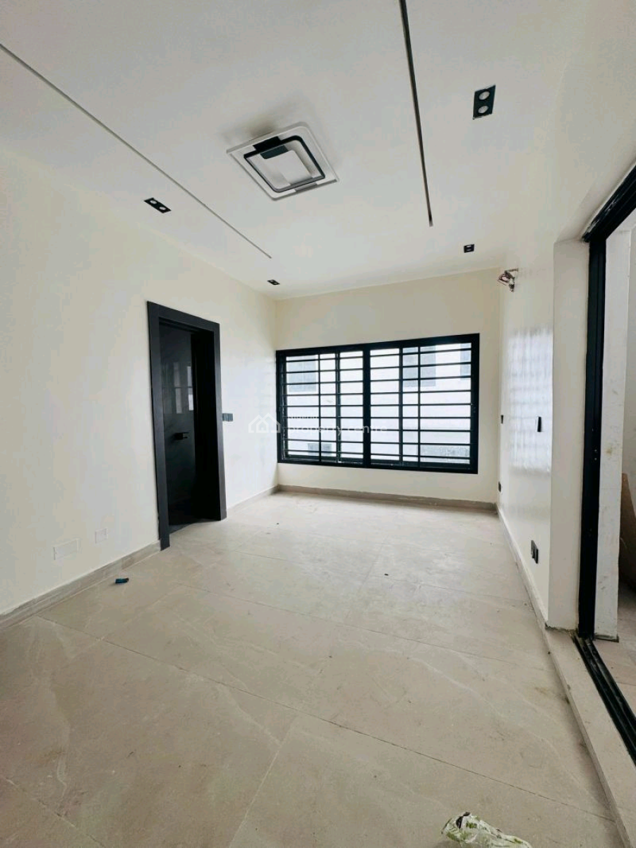 Nicely Built 3 Bedroom Apartment in a Secured Location   Location: I, Ikeja Gra, Ikeja, Lagos, Flat / Apartment for Sale
