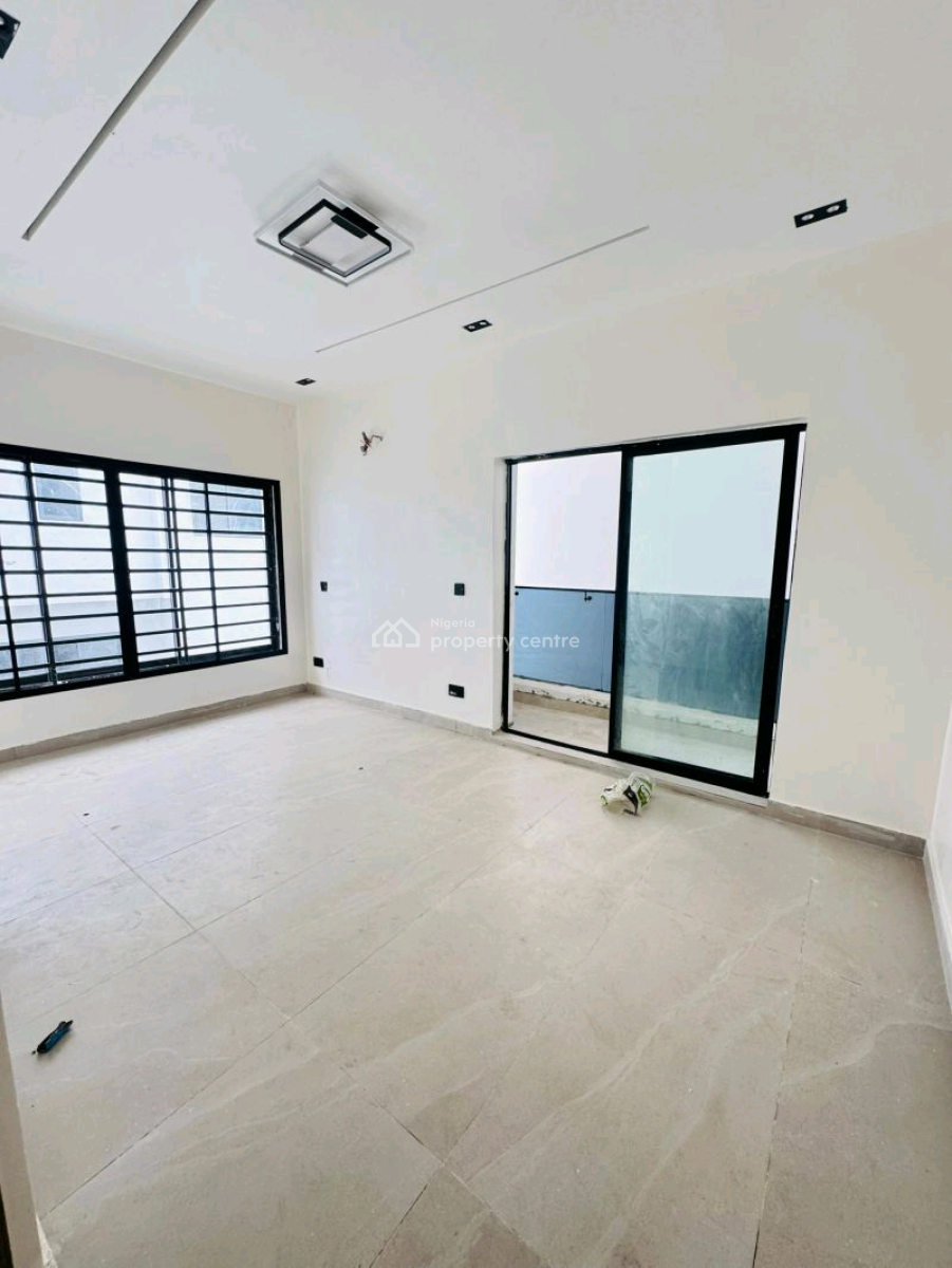 Nicely Built 3 Bedroom Apartment in a Secured Location   Location: I, Ikeja Gra, Ikeja, Lagos, Flat / Apartment for Sale