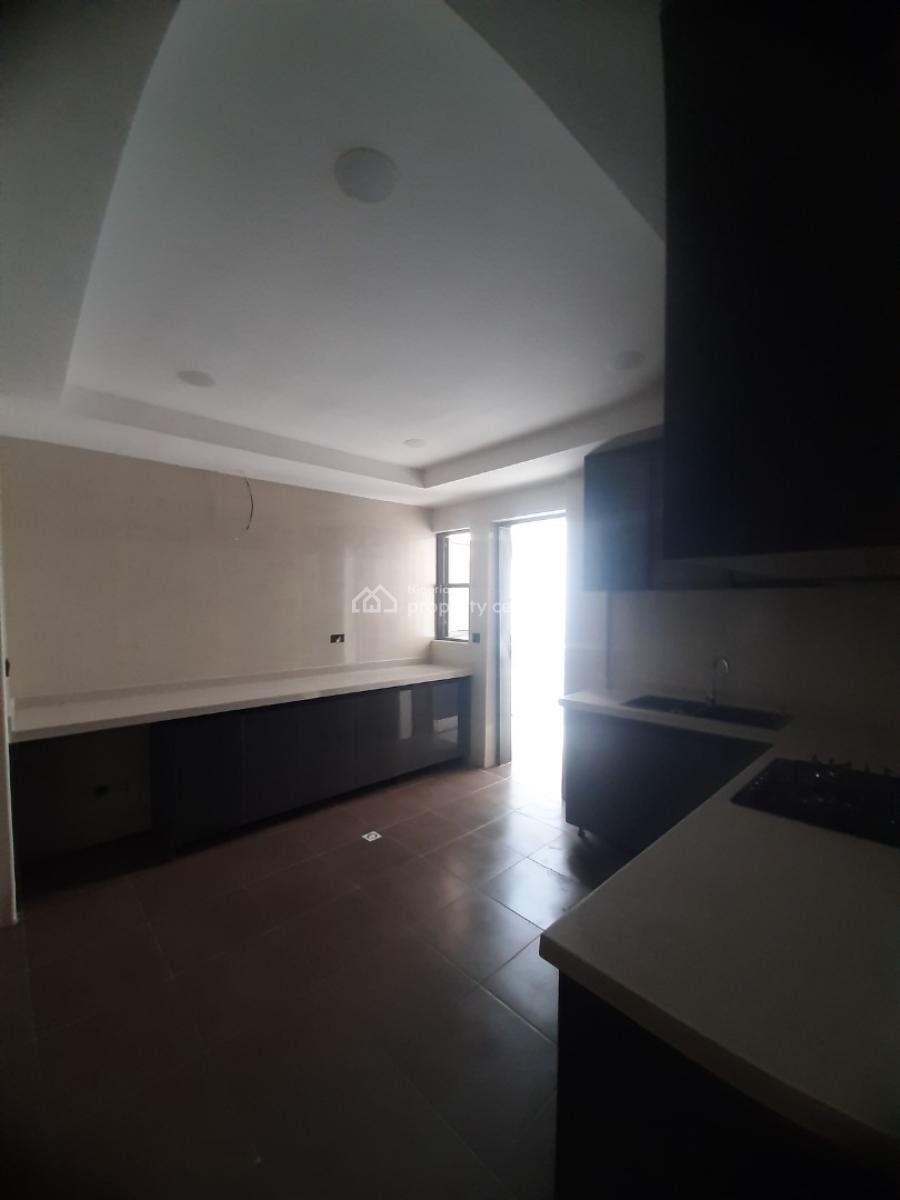 Serviced 2 Bedroom En-suite New Flat with Enxlosed Fitted Kitchen, Coo, Lekki Phase 1, Lekki, Lagos, Flat / Apartment for Rent