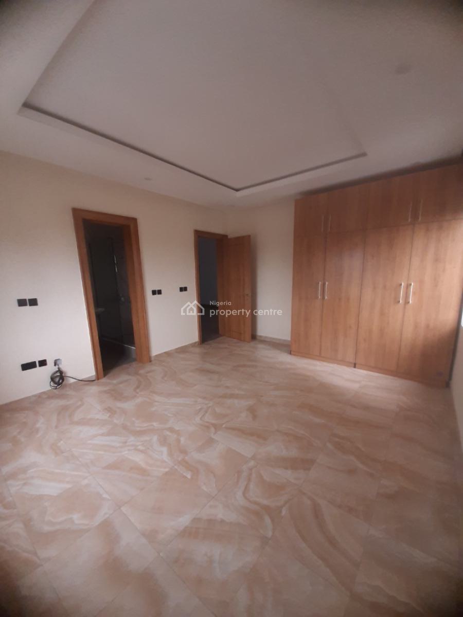 Serviced 2 Bedroom En-suite New Flat with Enxlosed Fitted Kitchen, Coo, Lekki Phase 1, Lekki, Lagos, Flat / Apartment for Rent