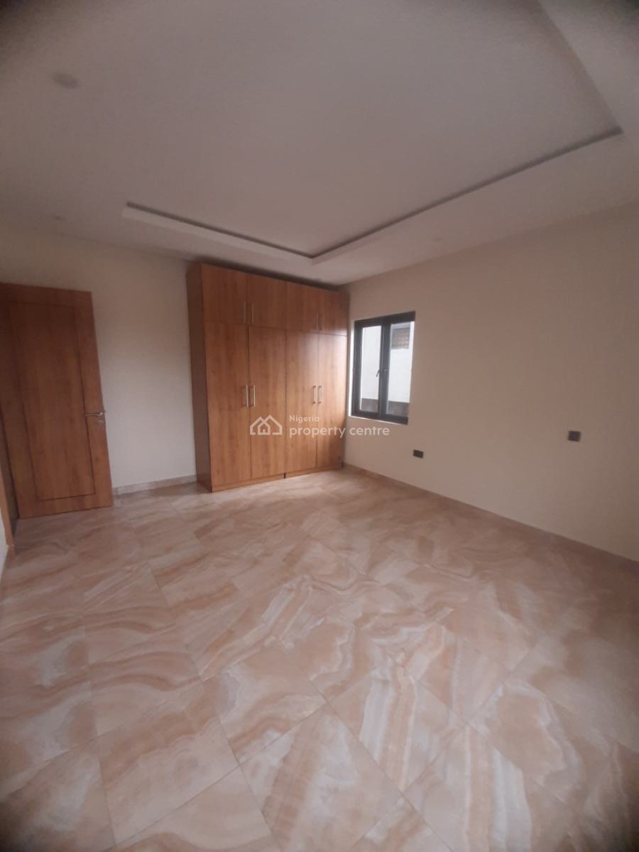 Serviced 2 Bedroom En-suite New Flat with Enxlosed Fitted Kitchen, Coo, Lekki Phase 1, Lekki, Lagos, Flat / Apartment for Rent