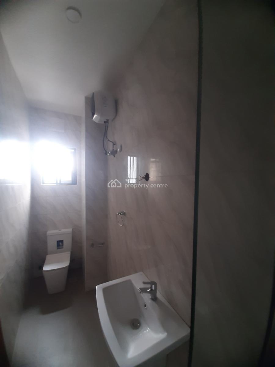 Serviced 2 Bedroom En-suite New Flat with Enxlosed Fitted Kitchen, Coo, Lekki Phase 1, Lekki, Lagos, Flat / Apartment for Rent
