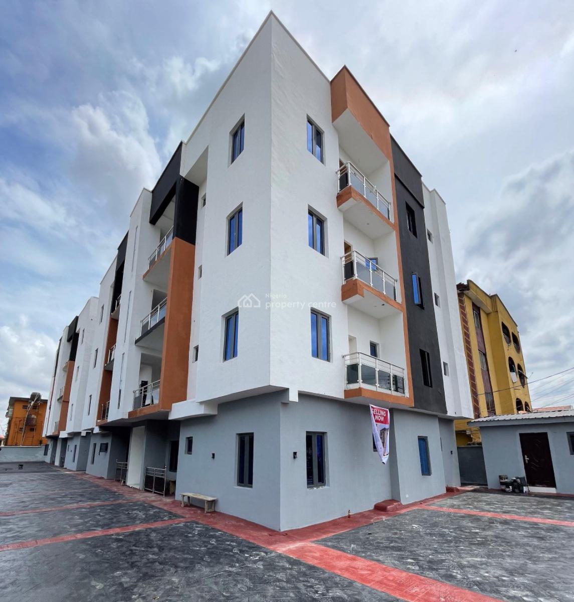 Eye Catchy Built 3 Bedroom Apartment with Range of Amenities, Surulere, Lagos, Flat / Apartment for Sale
