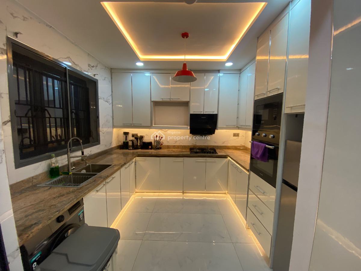 Luxuriously Furnished Two Bedroom Apartment, Off Issac Jhon, Ikeja Gra, Ikeja, Lagos, Flat / Apartment Short Let