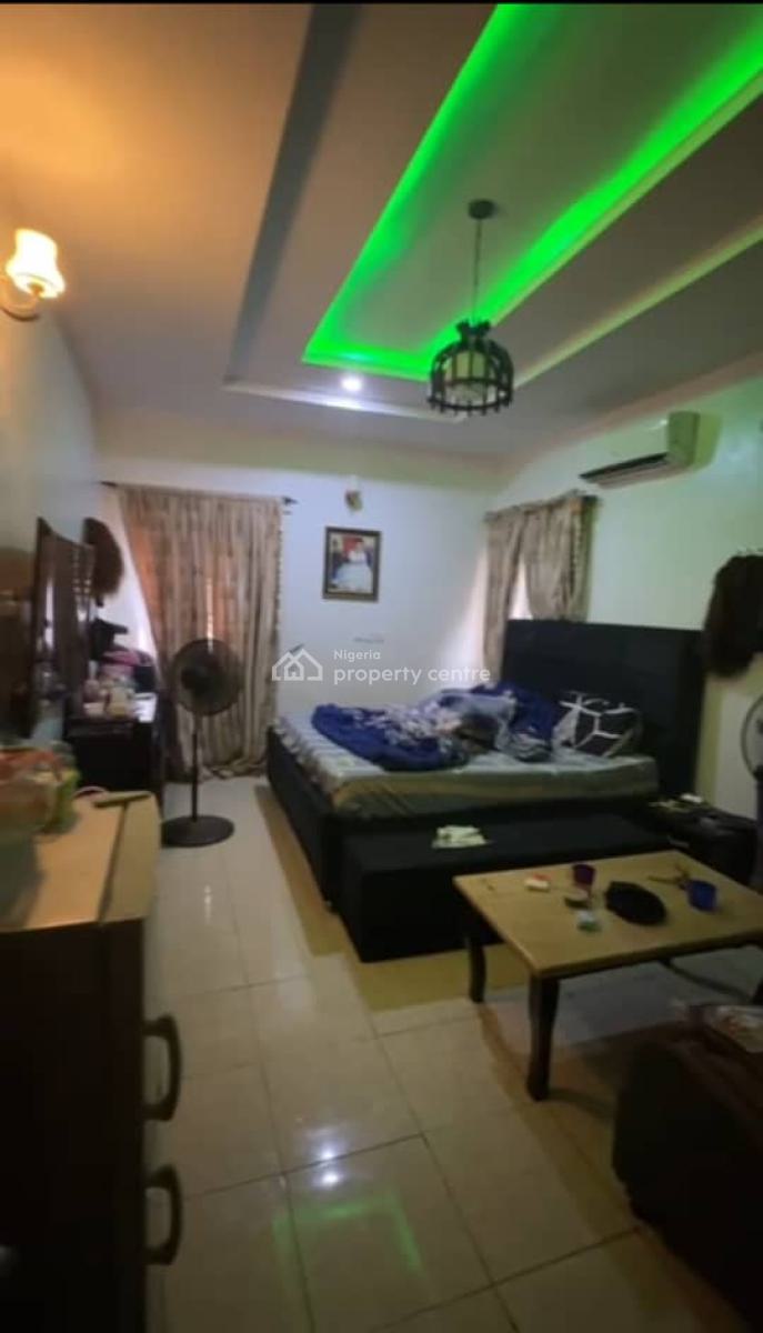 Distress Well Built Spacious 3 Bedrooms Flat, By Lifecamp Junction, Jabi, Abuja, Flat / Apartment for Sale