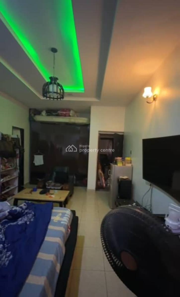 Distress Well Built Spacious 3 Bedrooms Flat, By Lifecamp Junction, Jabi, Abuja, Flat / Apartment for Sale