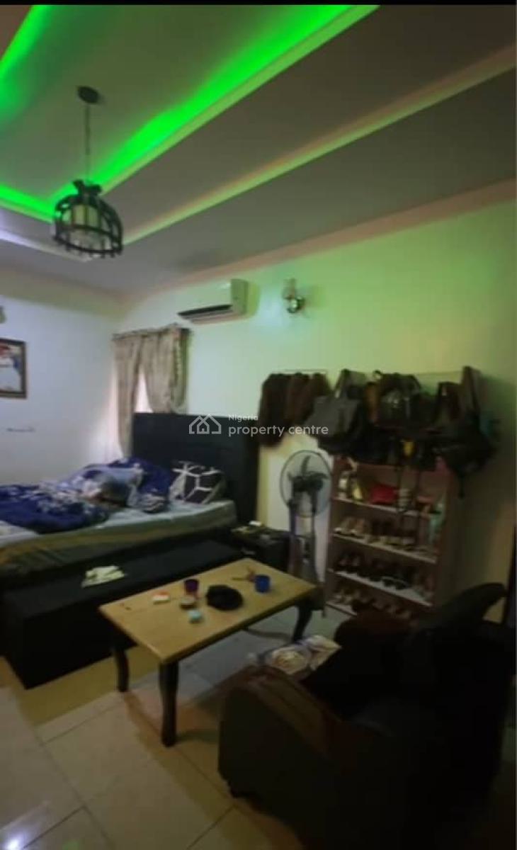 Distress Well Built Spacious 3 Bedrooms Flat, By Lifecamp Junction, Jabi, Abuja, Flat / Apartment for Sale