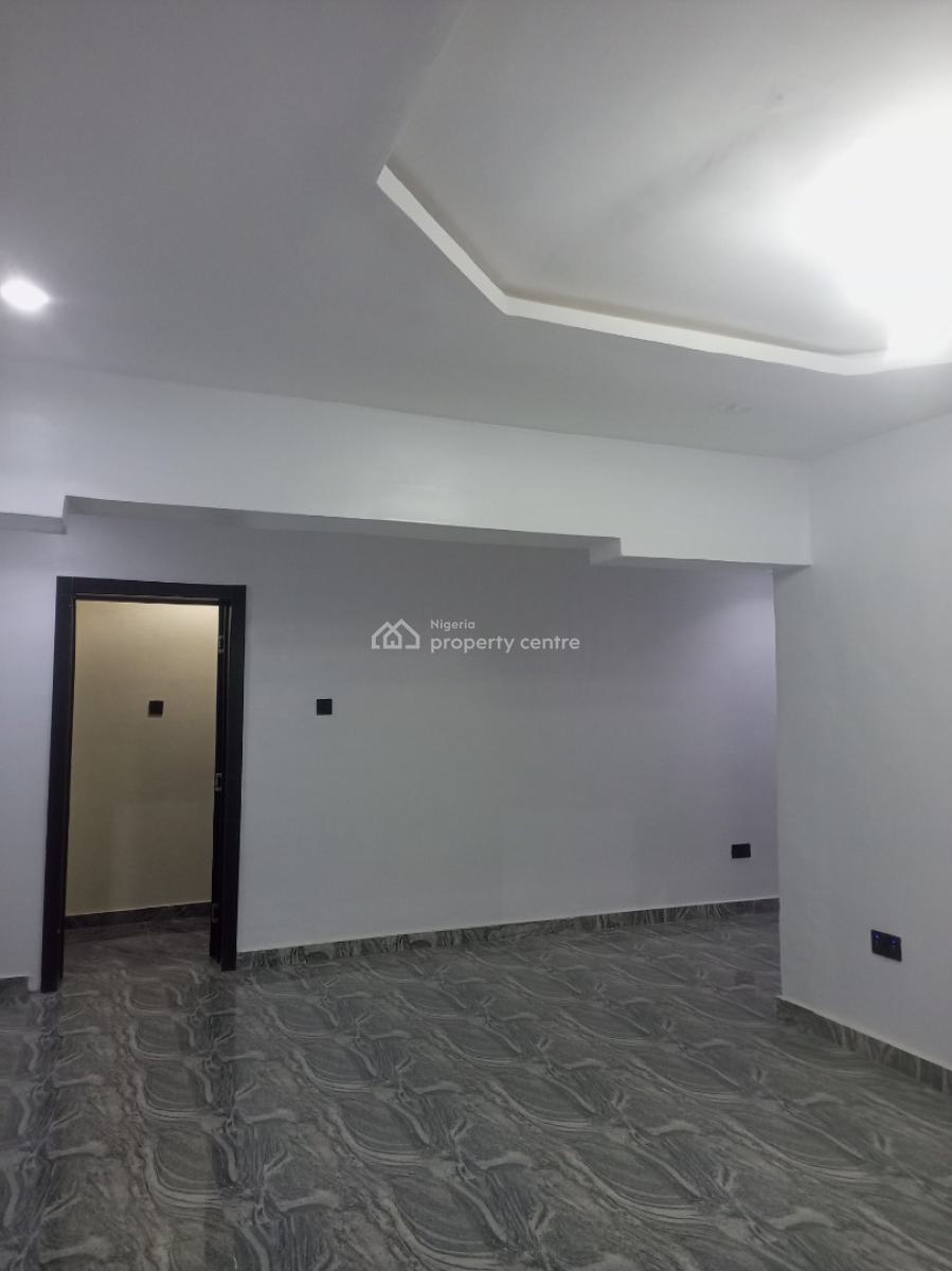 Luxury Newly Built 2 Bedroom Upstairs., Off Canoe Road, Ajao, Oke Afa, Isolo, Lagos, Flat / Apartment for Rent
