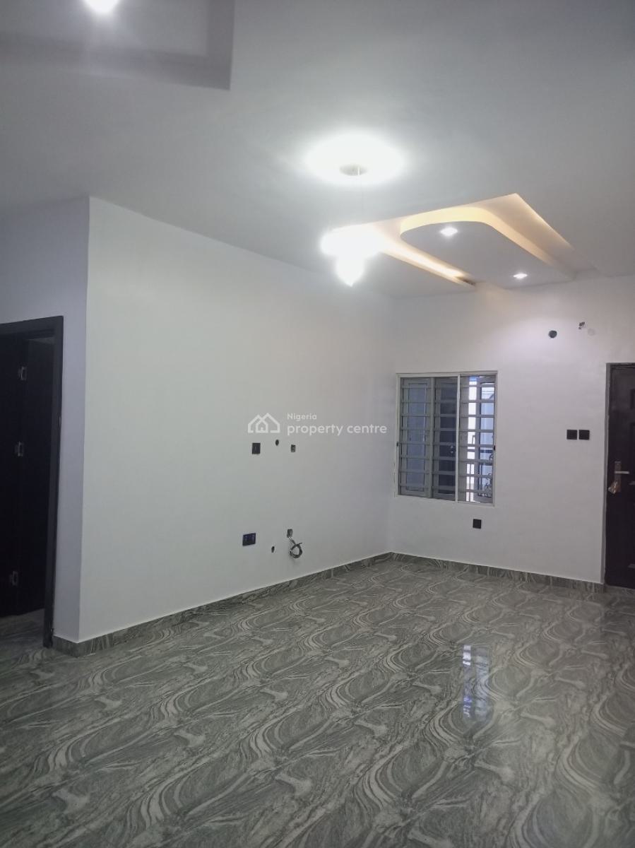 Luxury Newly Built 2 Bedroom Upstairs., Off Canoe Road, Ajao, Oke Afa, Isolo, Lagos, Flat / Apartment for Rent