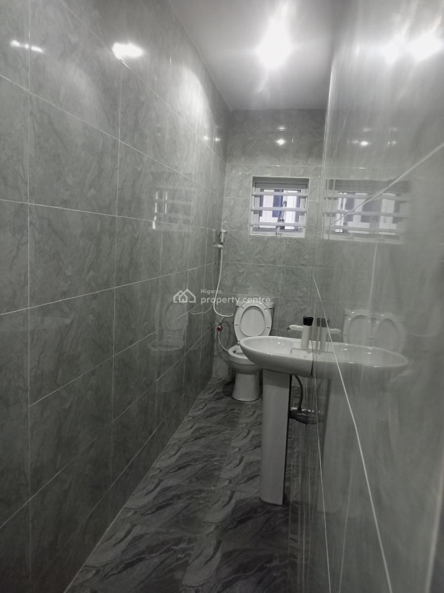Luxury Newly Built 2 Bedroom Upstairs., Off Canoe Road, Ajao, Oke Afa, Isolo, Lagos, Flat / Apartment for Rent