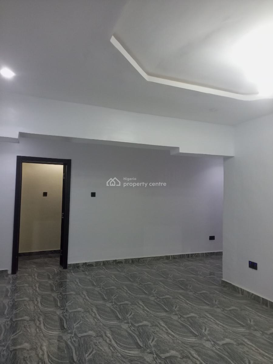 Luxury Newly Built 2 Bedroom Upstairs., Off Canoe Road, Ajao, Oke Afa, Isolo, Lagos, Flat / Apartment for Rent