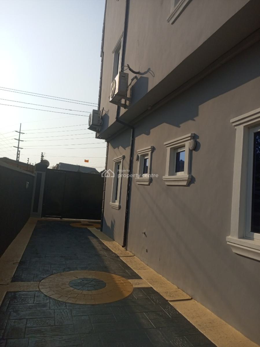 Luxury Newly Built 2 Bedroom Upstairs., Off Canoe Road, Ajao, Oke Afa, Isolo, Lagos, Flat / Apartment for Rent
