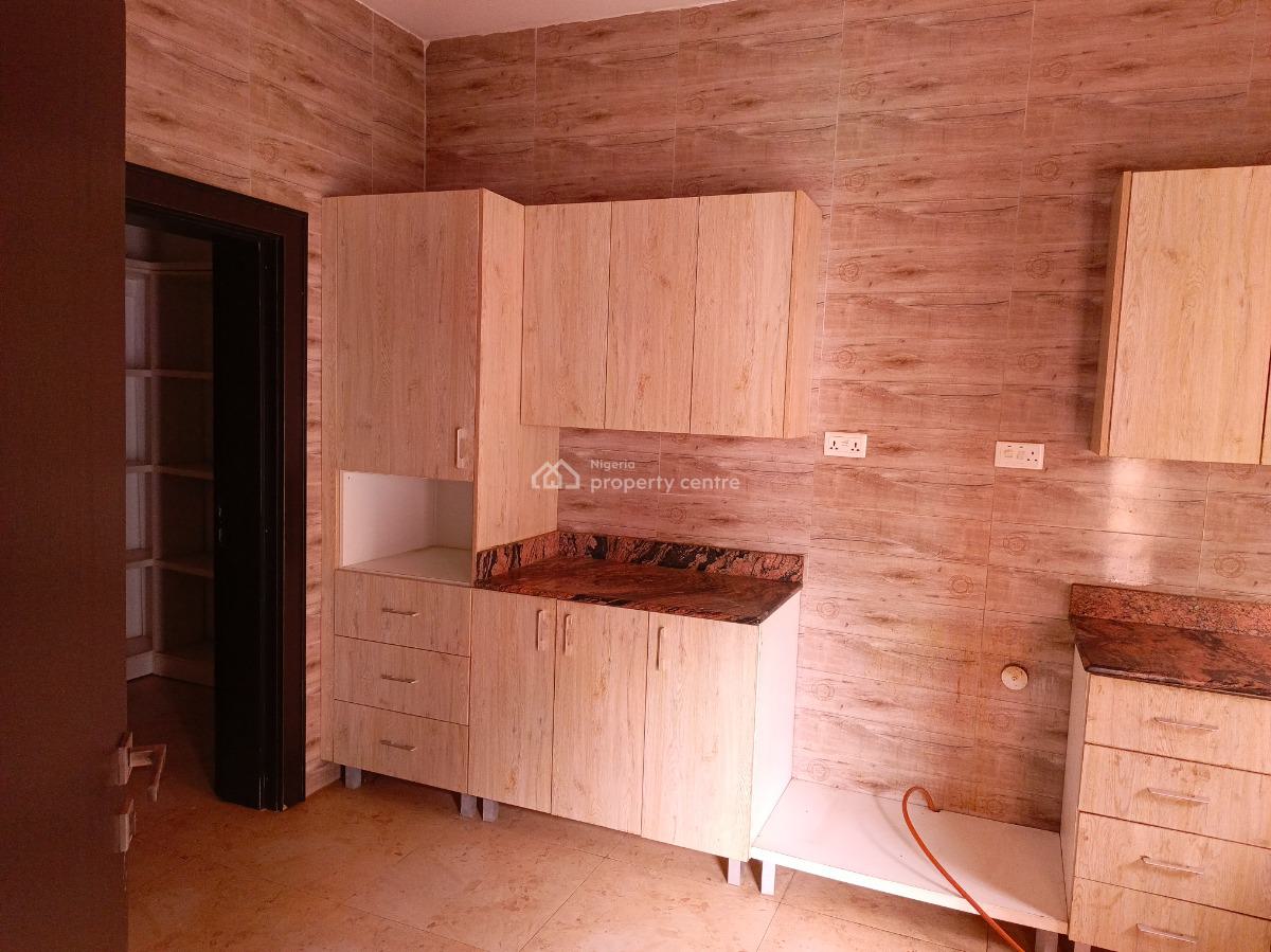 Clean Serviced and Spacious 3 Bedroom Flat, Jahi Behind Aduvie School, Jahi, Abuja, Flat / Apartment for Rent