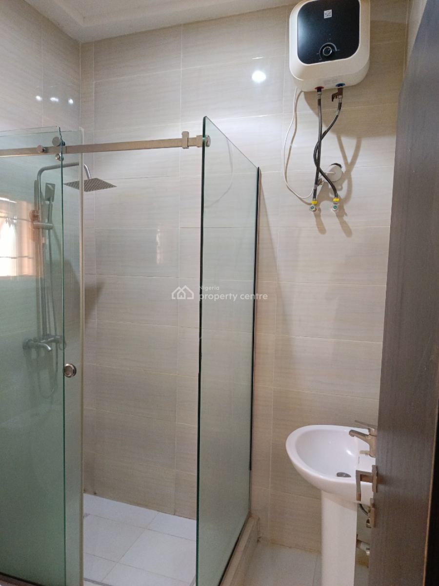 Clean Serviced and Spacious 3 Bedroom Flat, Jahi Behind Aduvie School, Jahi, Abuja, Flat / Apartment for Rent