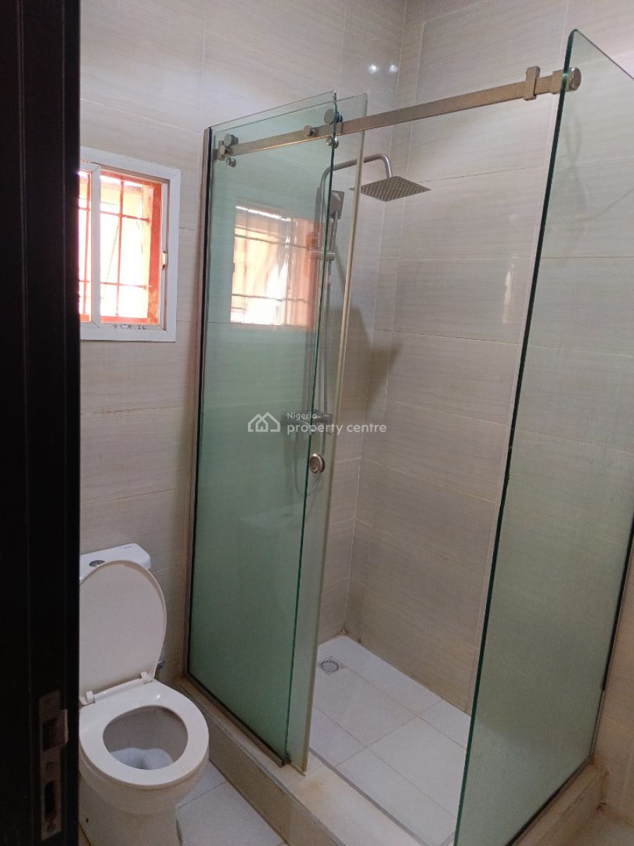 Clean Serviced and Spacious 3 Bedroom Flat, Jahi Behind Aduvie School, Jahi, Abuja, Flat / Apartment for Rent