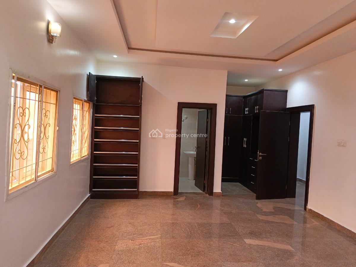 Clean Serviced and Spacious 3 Bedroom Flat, Jahi Behind Aduvie School, Jahi, Abuja, Flat / Apartment for Rent
