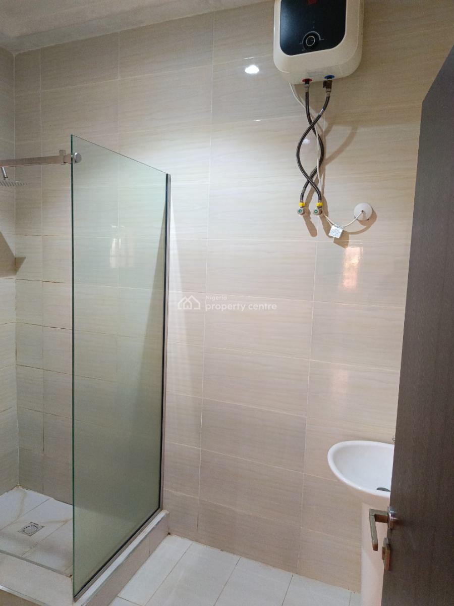 Clean Serviced and Spacious 3 Bedroom Flat, Jahi Behind Aduvie School, Jahi, Abuja, Flat / Apartment for Rent