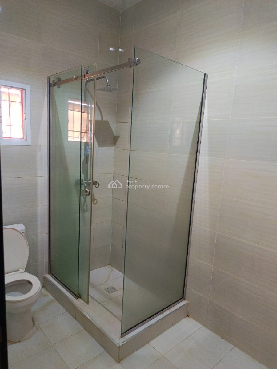 Clean Serviced and Spacious 3 Bedroom Flat, Jahi Behind Aduvie School, Jahi, Abuja, Flat / Apartment for Rent