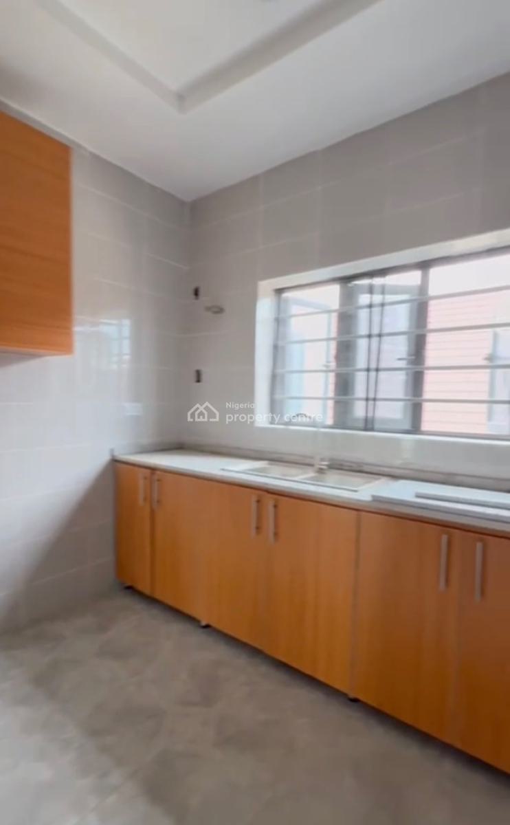 Luxury Spacious 2bedroom En-suite Flat, Life Camp, Abuja, Block of Flats for Sale