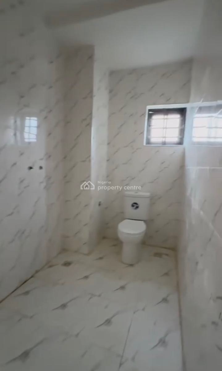 Luxury Spacious 2bedroom En-suite Flat, Life Camp, Abuja, Block of Flats for Sale